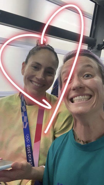 Tokyo Olympics: Megan Rapinoe, Sue Bird Kiss After Her Fifth Gold