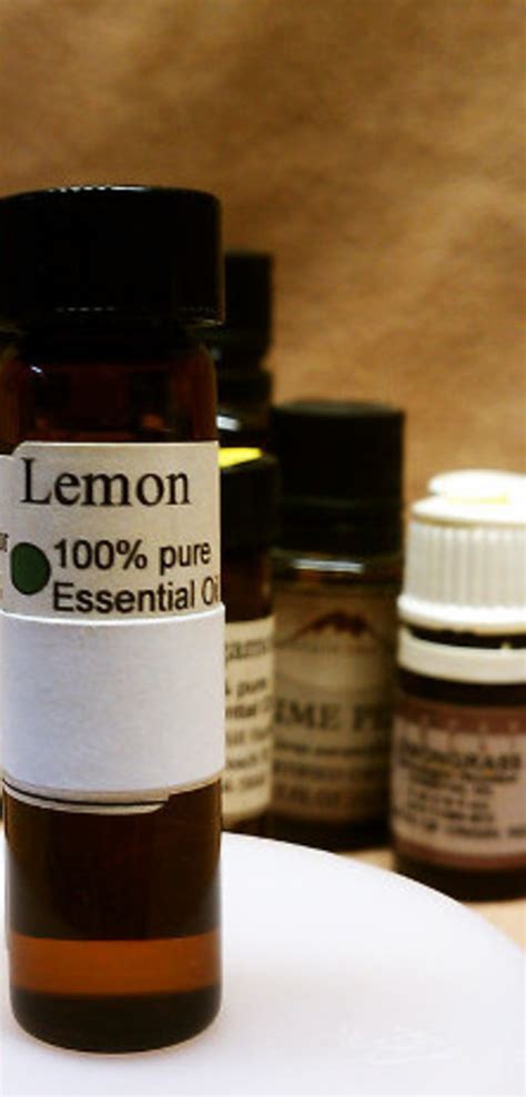 Lemon oil: aromatherapy, health benefits and uses of lemon essential ...