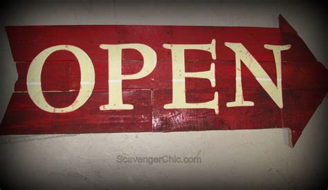 Pallet Wood Open Sign with Lights diy – Scavenger Chic