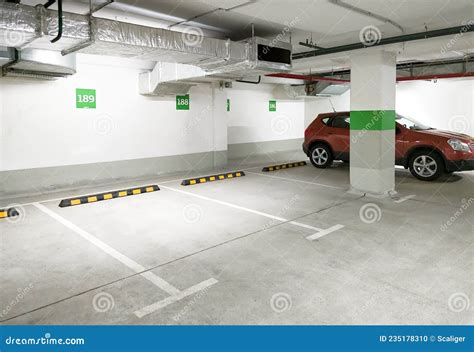 Underground Car Parking, Empty Modern Parking Lot Indoor Stock Photo ...