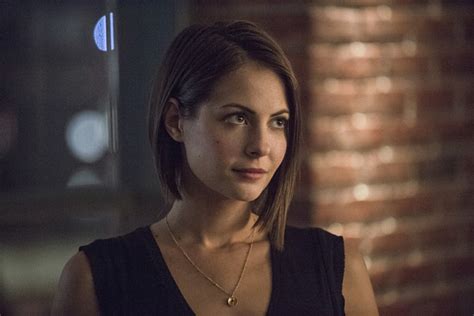 Arrow season 3 midseason finale review: Sara Lance's killer revealed ...