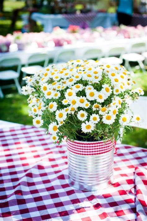 EASY summer entertaining centerpiece table idea. Can, ribbon and ...