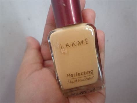 Lakme Perfecting Liquid Foundation Shades, Reviews, Price, How To Use