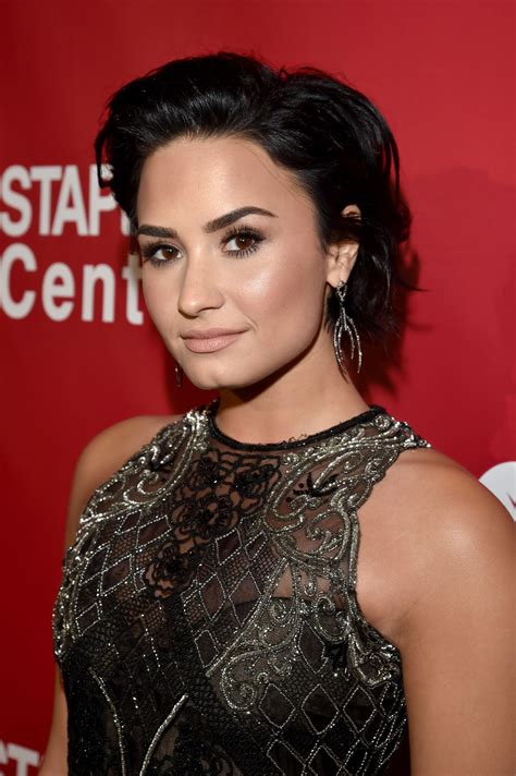 Demi Lovato - 2016 MusiCares Person Of The Year Honoring Lionel Richie ...