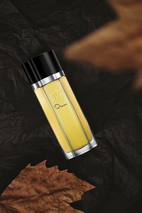 Is Oscar by Oscar de la Renta perfume discontinued?