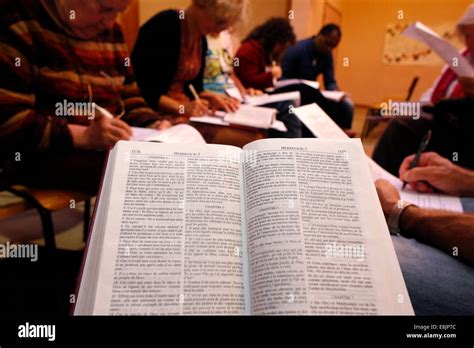 Bible study group hi-res stock photography and images - Alamy