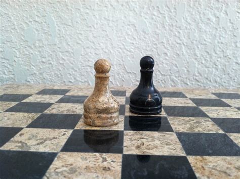 Marble Chess Board's Blog: The Pawn Captures En Passant