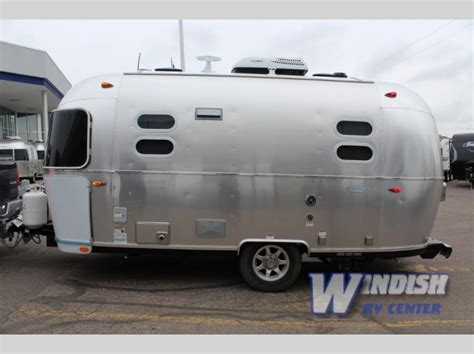 Airstream Flying Cloud Review: Travel with Ease - Windish RV Blog