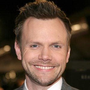 Joel McHale - Age, Family, Bio | Famous Birthdays