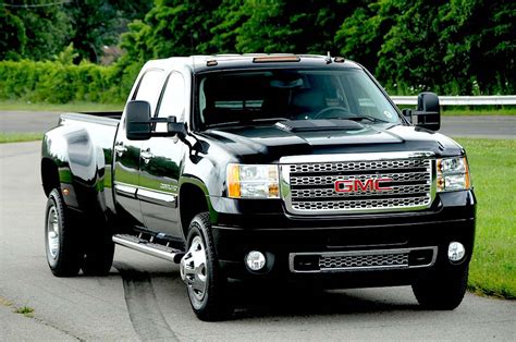 First Drive: 2011 GMC Sierra Denali | TheDetroitBureau.com