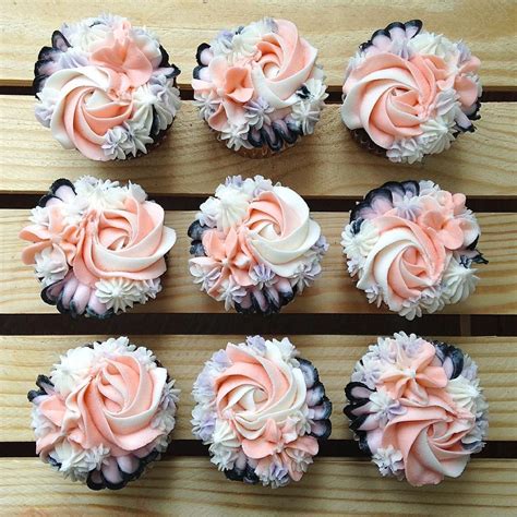 30 Creative and Adorable Wedding Cupcake Ideas to Rock in 2020 (With images) | Floral cupcakes ...