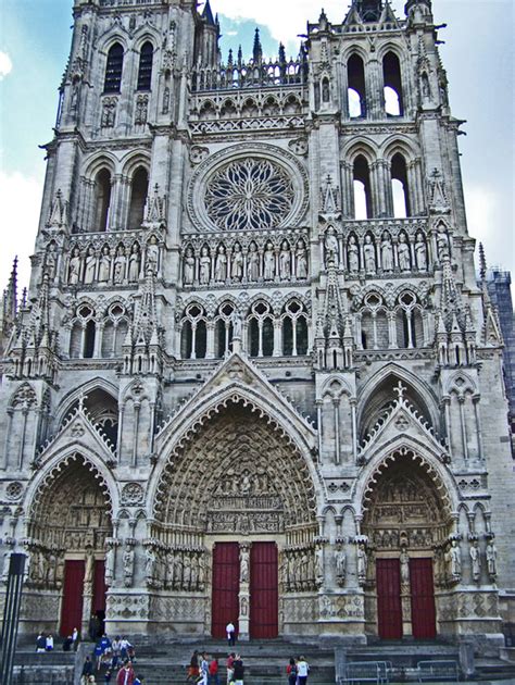 Amiens Cathedral Tourist Information, Facts & Location