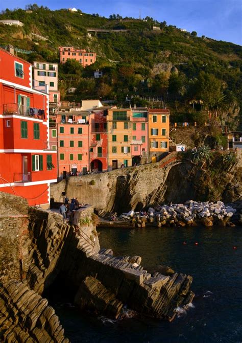 Riomaggiore in Sunset, Cinque Terre, Liguria, Italie Editorial Photo - Image of italian, marina ...