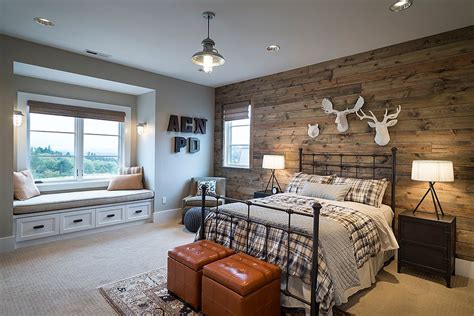 25 Awesome Bedrooms with Reclaimed Wood Walls