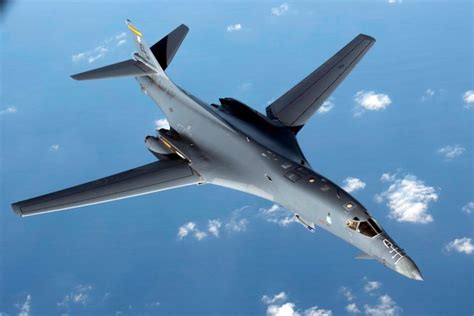 B-1 bomber crashes at South Dakota Air Force base, crew ejects safely | KLRT - FOX16.com