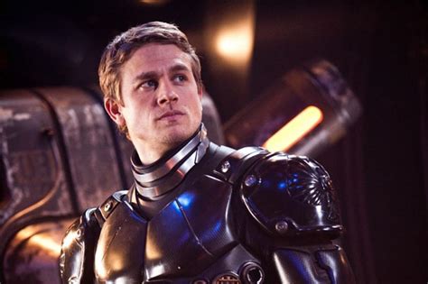 Charlie Hunnam Thinks ‘Pacific Rim 2’ Should Have Less Robots