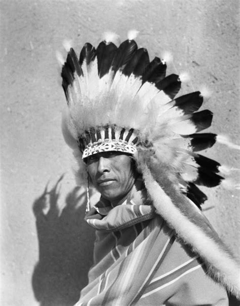 Native American Headdress - Galerie Prints - Premium Photographic Prints