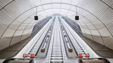 Elizabeth line: Bond Street station gets opening date - BBC News