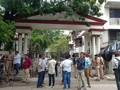 Security beefed up outside Eknath Shinde's house; Thane Police ordered ...