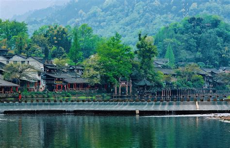 四川有一座藏在山间的古镇，风景秀丽免门票，美食让人流连忘返 -6park.com