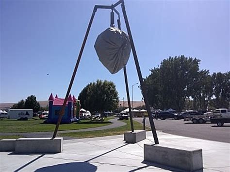 New Sculpture Unveiled In Moxee at Annual Hop Festival [VIDEO]