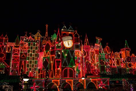 Disneyland at Christmas: What to See, Do and Eat - PhotoJeepers