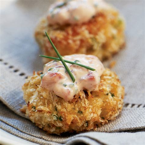 Panko-crusted Crab Cake Bites & Roasted Pepper-Chive Aioli Recipe – Sunset Magazine