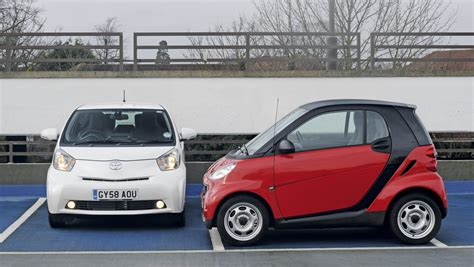 Toyota iQ vs Smart ForTwo | Auto Express