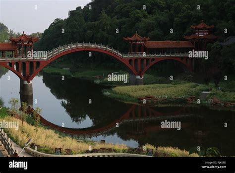 Leshan, Sichuan, Haoshang Bridge Stock Photo - Alamy