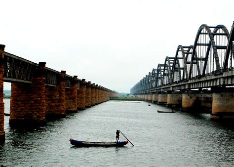 Godavari Bridges | the old and the new | Kalyan | Flickr