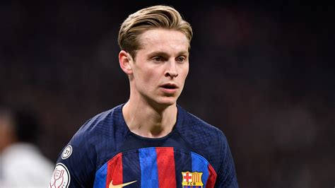 Man Utd target Frenkie de Jong speaks out on Barcelona future ...