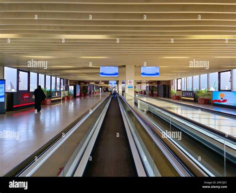 Jinnah International Airport Karachi Departure lounge Stock Photo - Alamy