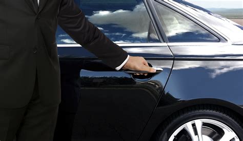 Creating an Impression: The Many Benefits of Chauffeur Services