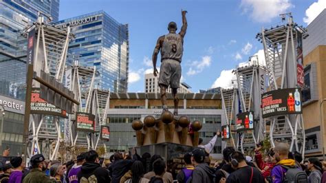 New Kobe statue has multiple typos, Lakers are working to correct ...