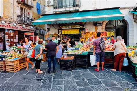 La Pignasecca Market in Naples: Street Food in Napoli - An American in Rome