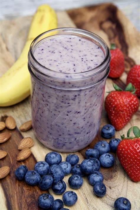 The Berry Breakfast Smoothie That Will Help You Lose Weight | POPSUGAR Fitness UK