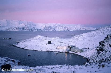 Thumbnails - Signy Island Antarctica base dusk - Free use pictures of Antarctica