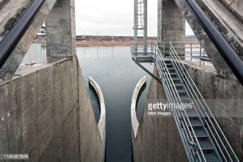 Hydroelectric Dams On The Columbia River Photos and Premium High Res Pictures - Getty Images