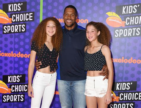 Michael Strahan's Daughters All Grown Up As Isabella Makes Her Runway ...