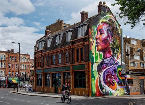 New Princess of Peckham (mural by MR CENZ in London) | STREET ART UTOPIA