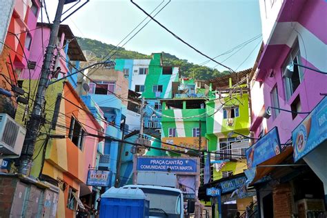 Brushing up Rio’s slums for the World Cup with Favela painting