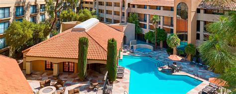 Pet-Friendly Hotel in Tucson, Arizona | Sheraton Tucson Hotel & Suites