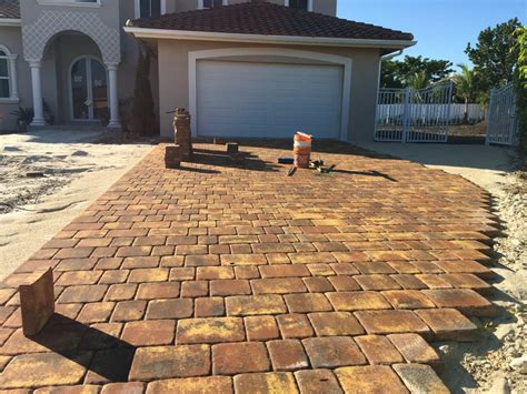 Old Chicago Brick Pavers Miami | Chicago Brick Driveway | Cricket Pavers