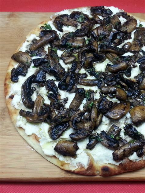 Vegetarian Mushroom Pizza Recipe - Mama Likes To Cook