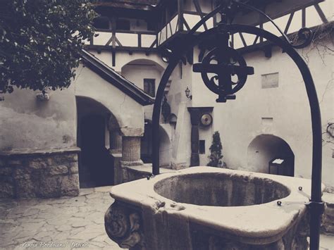 Bran Castle - Interior Garden by VanesaB on DeviantArt