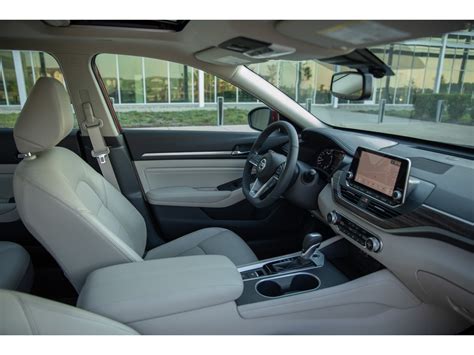 2019 Nissan Altima: 124 Interior Photos | U.S. News