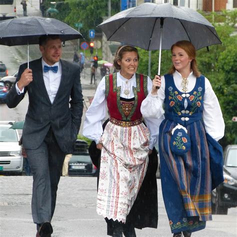 Arriba 98+ Foto Traje Tipico De Noruega Para Niña Cena Hermosa