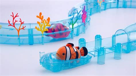 ZHU ZHU AQUARIUM - The Toy Book