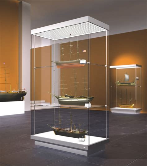 Conventional Museum Display Cases - FRANK AMERICA