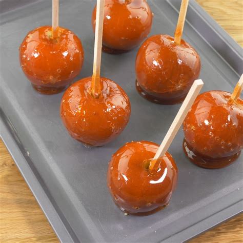 DIY Bonfire Night Toffee Apples | B&M